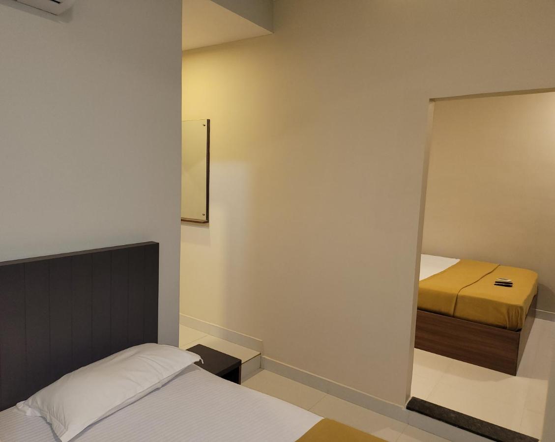 M Square Hotel Vellore Exterior foto