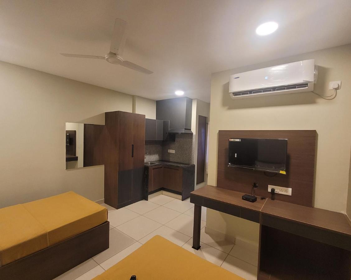 M Square Hotel Vellore Exterior foto