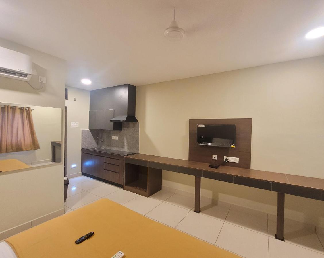 M Square Hotel Vellore Exterior foto